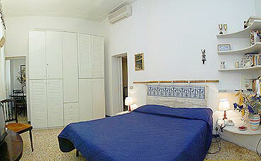 Double bedroom - opposite view